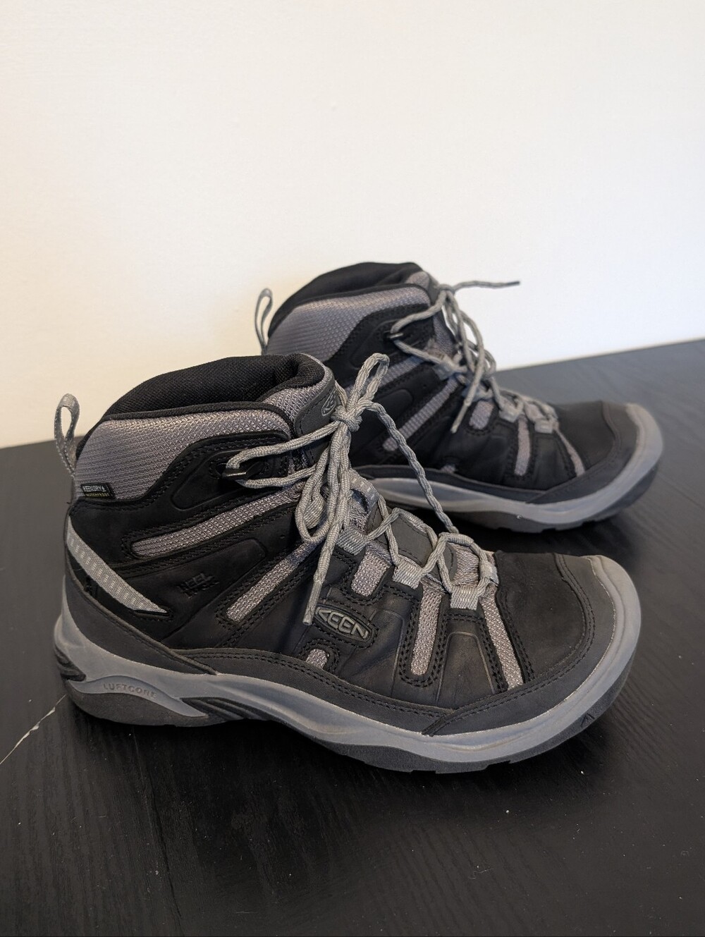 Keen Circadia Mid WP Waterproof Hiking Leather Boots 8 US Grey Black KEEN.DRY
